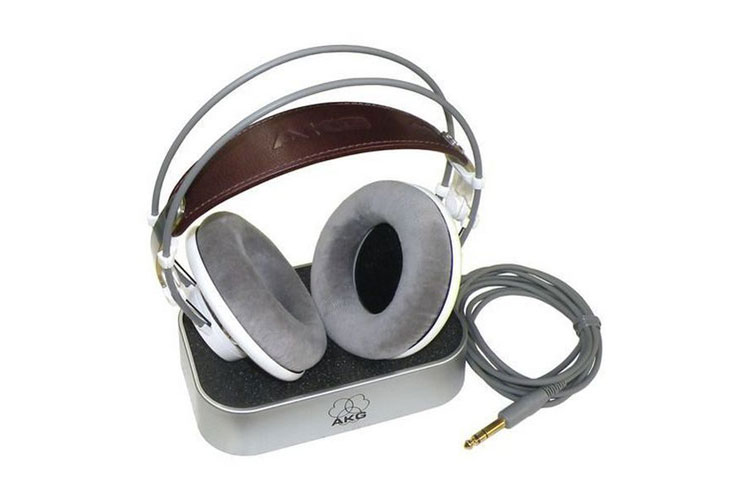 Наушники AKG Наушники AKG
