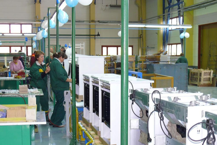 Производство плит на Чайковском филиале АО «Газпром бытовые системы» Производство плит на Чайковском филиале АО «Газпром бытовые системы»