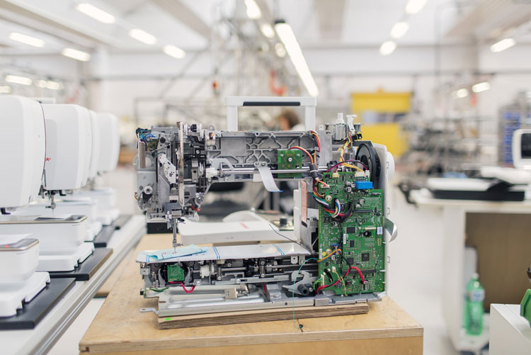 Завод BERNINA в Швейцарии Завод BERNINA в Швейцарии