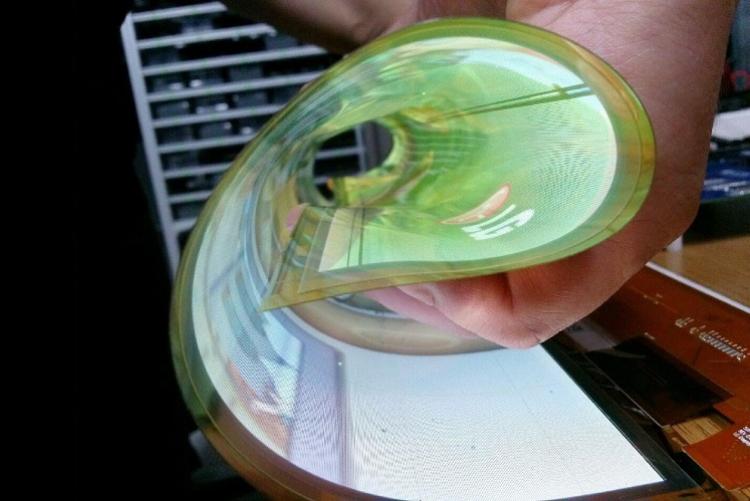 Скручивающийся OLED-телевизор LG